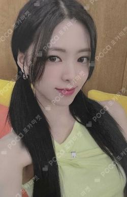ITZY YUNA photocard image