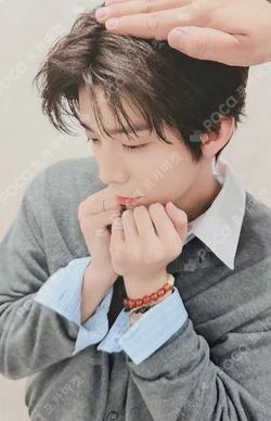 About Love EVERLINE LUCKY DRAW HWIYOUNG photocard image