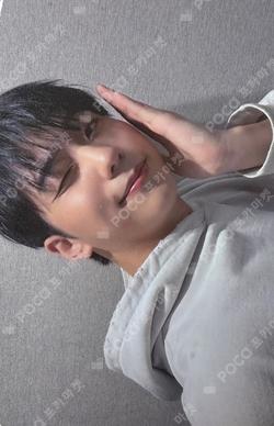 DEAD AND WHOSFAN LUCKY DRAW Gun-il photocard image