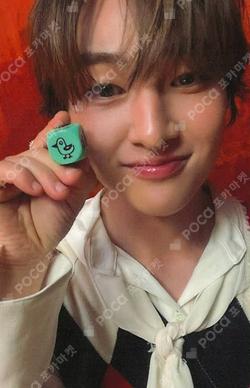 CONNECTION HMV ONEW photocard image