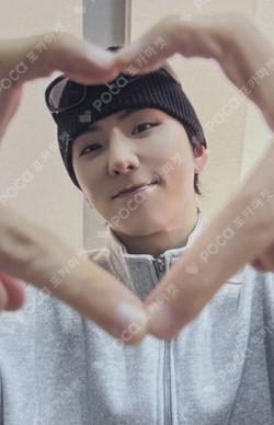 Unfold Vinyl Exclusive KIHYUN photocard image