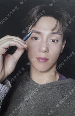 Unfold Fnac Exclusive SHOWNU photocard image