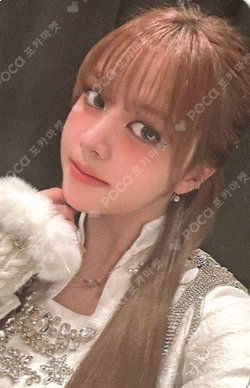 Imagen de la photocard de Lily de NMIXX