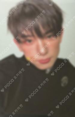 We on Fire LIMITED/STANDARD EDITION WEVERSE HARUA photocard image