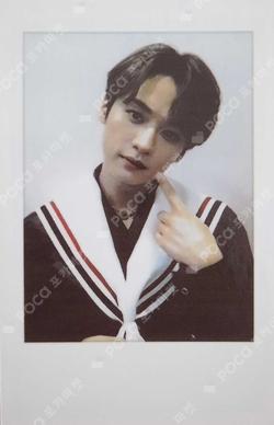 Stray Kids LEE KNOW photocard image