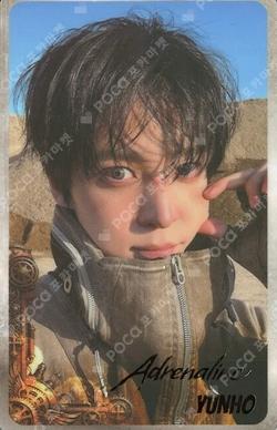 Imagen de la photocard de YUNHO de ATEEZ
