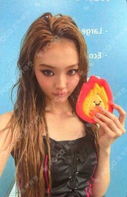 BURNING UP BROADCAST ELLA photocard image