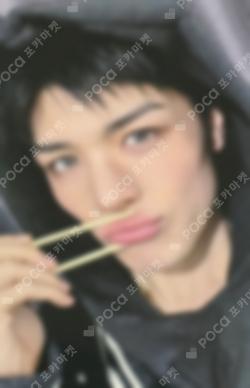 We on Fire WEVERSE JAPAN LUCKY DRAW MAKI photocard image
