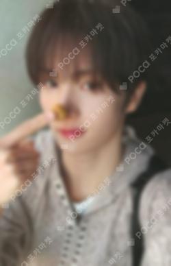 play hard YIZHIYU YOUNGJAE photocard image
