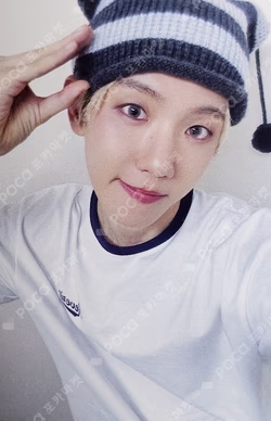 Essence of Reverie MANILA POP-UP STORE REWARD BAEKHYUN photocard image