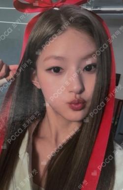 Who is she MUVVE HANEUL photocard image