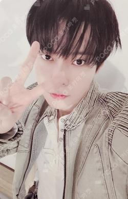 Elle Men DOYOUNG photocard image