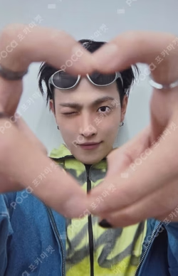 ATEEZ X ANITEEZ POP-UP STORE ANITEEZ IN COLOR RAMDOM TRADING CARD