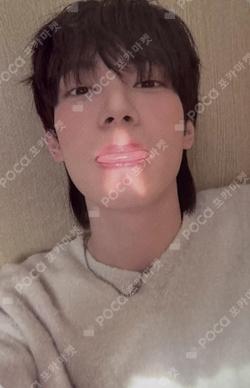 1st PHOTO BOOK [WHITE LETTERS] APPLEMUSIC CHUEI LI YU photocard image