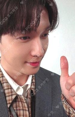 2026 SEASON'S GREETINGS RANDOM TRADING CARD SET A ver. LAY photocard image