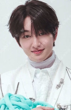 SHINee WORLD MEMBERSHIP KIT ONEW photocard image