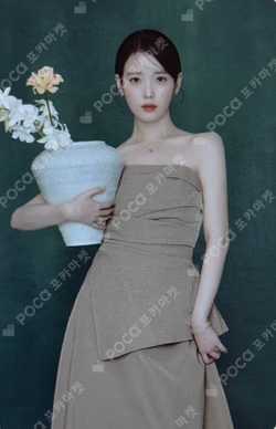 J·ESTINA IU photocard image
