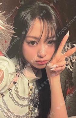 CHOOM Crimson Ver. AHYEON photocard image