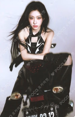 ITZY 3RD WORLD TOUR [TUNNEL VISION] in SEOUL TRADING CARD