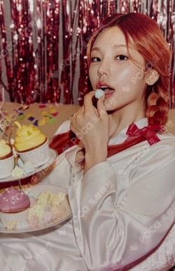 ITZY YEJI photocard image
