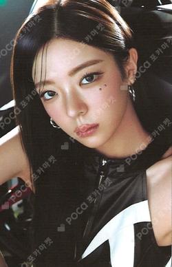 ITZY LIA photocard image
