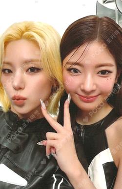 ITZY 3RD WORLD TOUR [TUNNEL VISION] in SEOUL TRADING CARD Unit photocard image