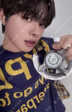 ALPHA DRIVE ONE OFFICIAL LIGHT STICK LEO photocard image