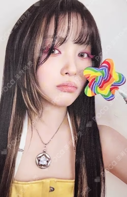 ITZY RYUJIN photocard image