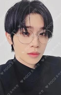 Ascend- 11 Ver. Mnet Plus Merch KIM TAERAE photocard image