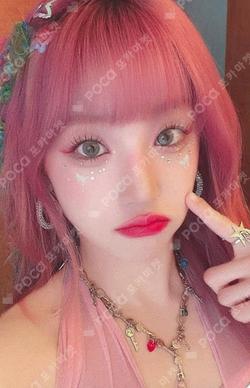 YUQ1 YIZHIYU YUQI photocard image