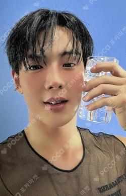 LOVE ME DIGIPACK VER. STARSHIPSQUARE SHOWNU photocard image