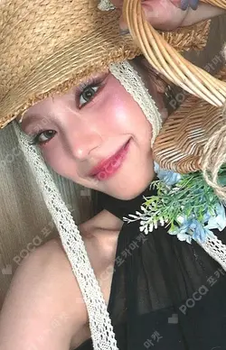 ITZY YEJI photocard image