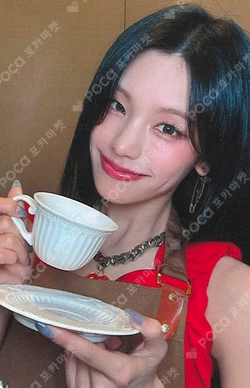 ITZY YEJI photocard image