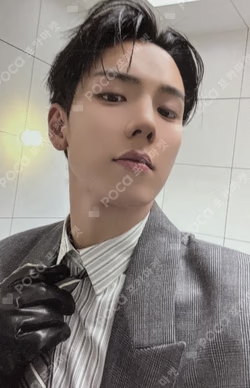 LOVE ME LOVE ME OR NOT VER. SHOWNU photocard image