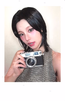 ITZY YEJI photocard image