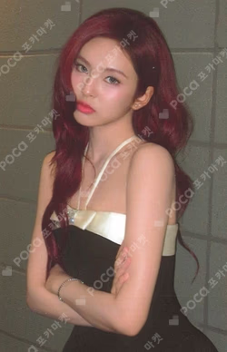 CHOOM WEVERSE CHIQUITA photocard image