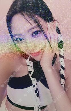 ITZY YUNA photocard image