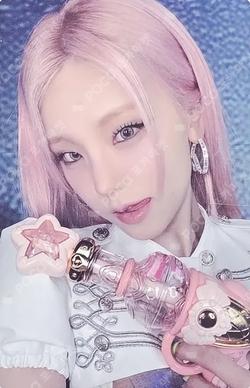 ITZY YEJI photocard image