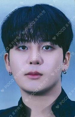 ATEEZ JONGHO photocard image