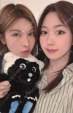 Benson x NMIXX Unit photocard image
