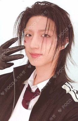 Villains 3RD GENERATION MEMBERSHIP KIT JunHan photocard image