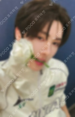 play hard YIZHIYU YOUNGJAE photocard image