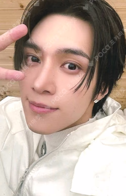 Eternal White QQ MUSIC HENDERY photocard image
