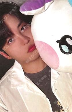 Press, Start! Enter the MIGHTEEZ POP-UP BIG FACE CUSHION JONGHO photocard image