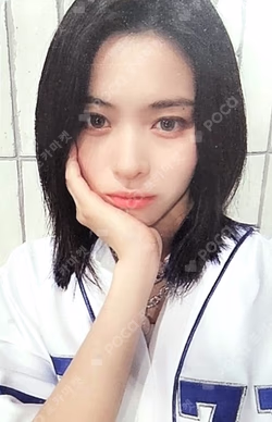 ITZY RYUJIN photocard image
