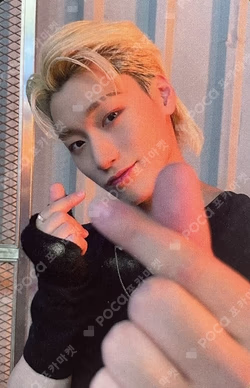 THE WORLD EP.1 : MOVEMENT EVERLINE POP-UP STORE LUCKY DRAW SAN photocard image