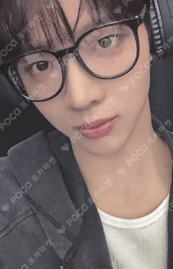 Sequence 01: Curiosity WHOSFAN YOO SEUNGEON photocard image