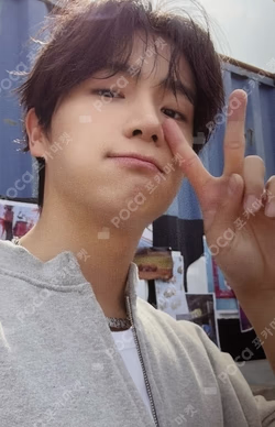 2026 SEASON’S GREETINGS [SKATER BOYZ] WITHMUU HYUNJAE photocard image