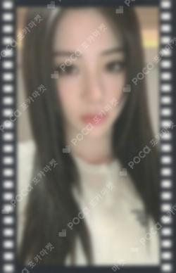 LE SSERAFIM HUH YUNJIN photocard image