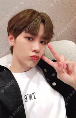 NCT KUN photocard image
